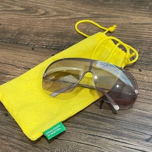 Kids sunglasses Benetton used unisex